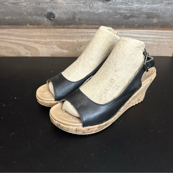 Crocs Womens A Leigh Leather Peep Toe Slingback Cork Wedge Sandals Black Size 6 - Picture 1 of 9